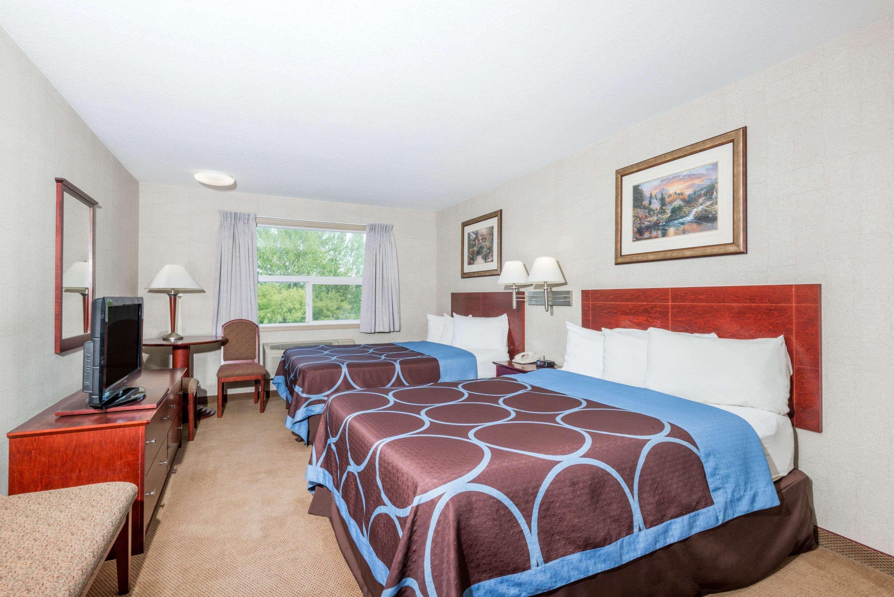 Super 8 By Wyndham Red Deer City Centre Dış mekan fotoğraf