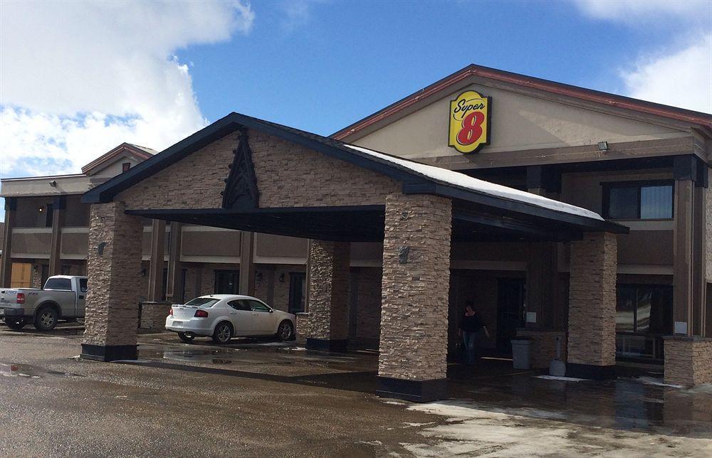 Super 8 By Wyndham Red Deer City Centre Dış mekan fotoğraf
